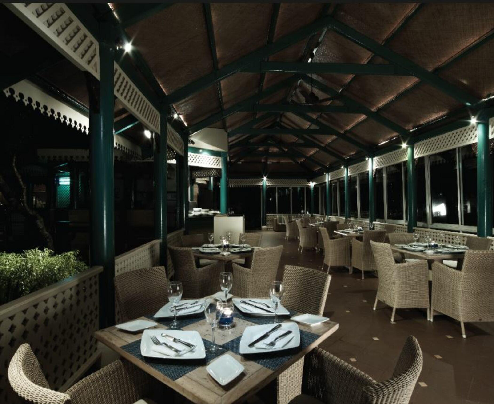 Taj Fort Aguada Resort & Spa, Goa Sinquerim Exteriér fotografie The restaurant at the Taj Bengal