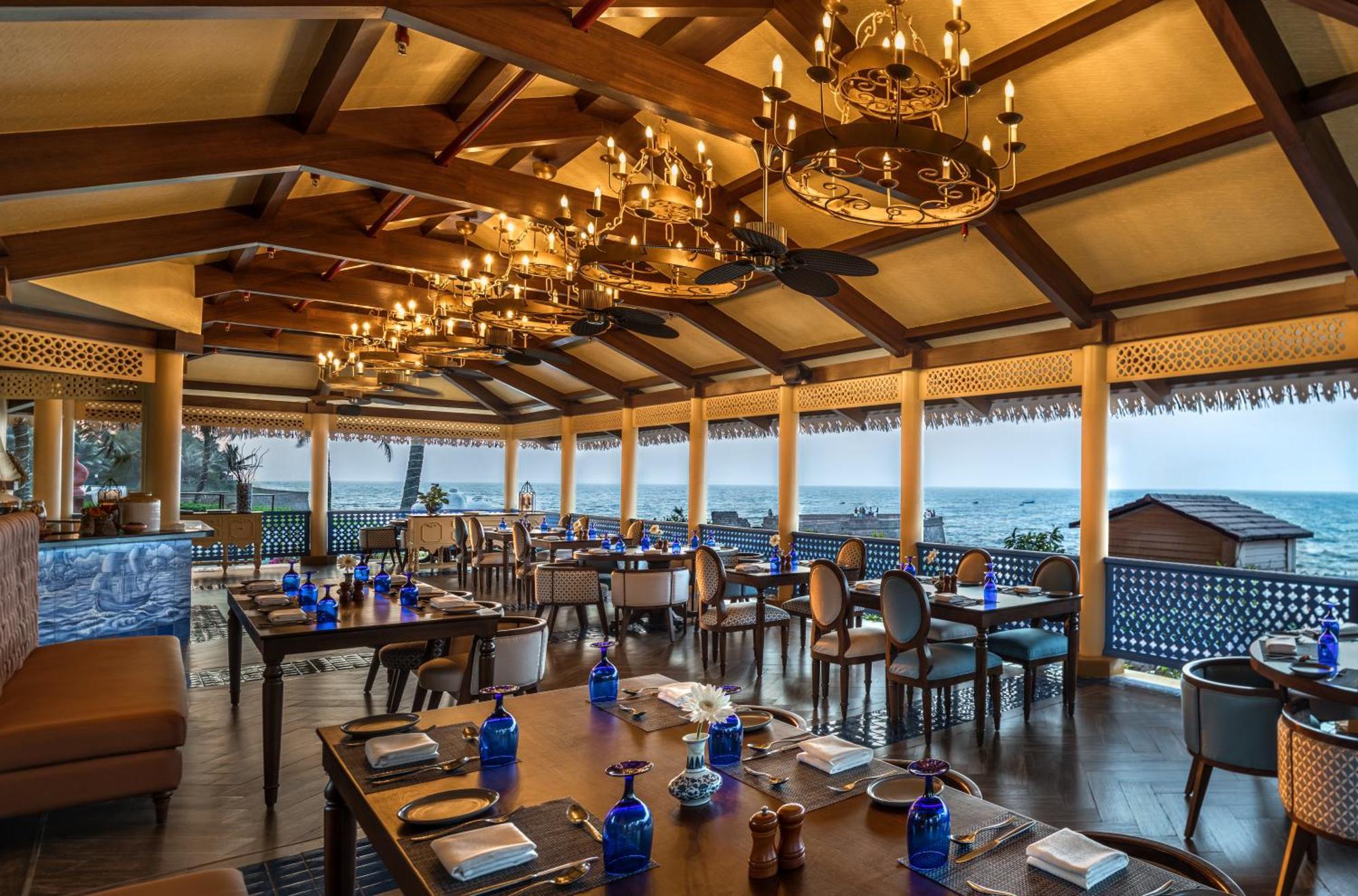Taj Fort Aguada Resort & Spa, Goa Sinquerim Exteriér fotografie The restaurant at the Oberoi Beach Resort, Dubai