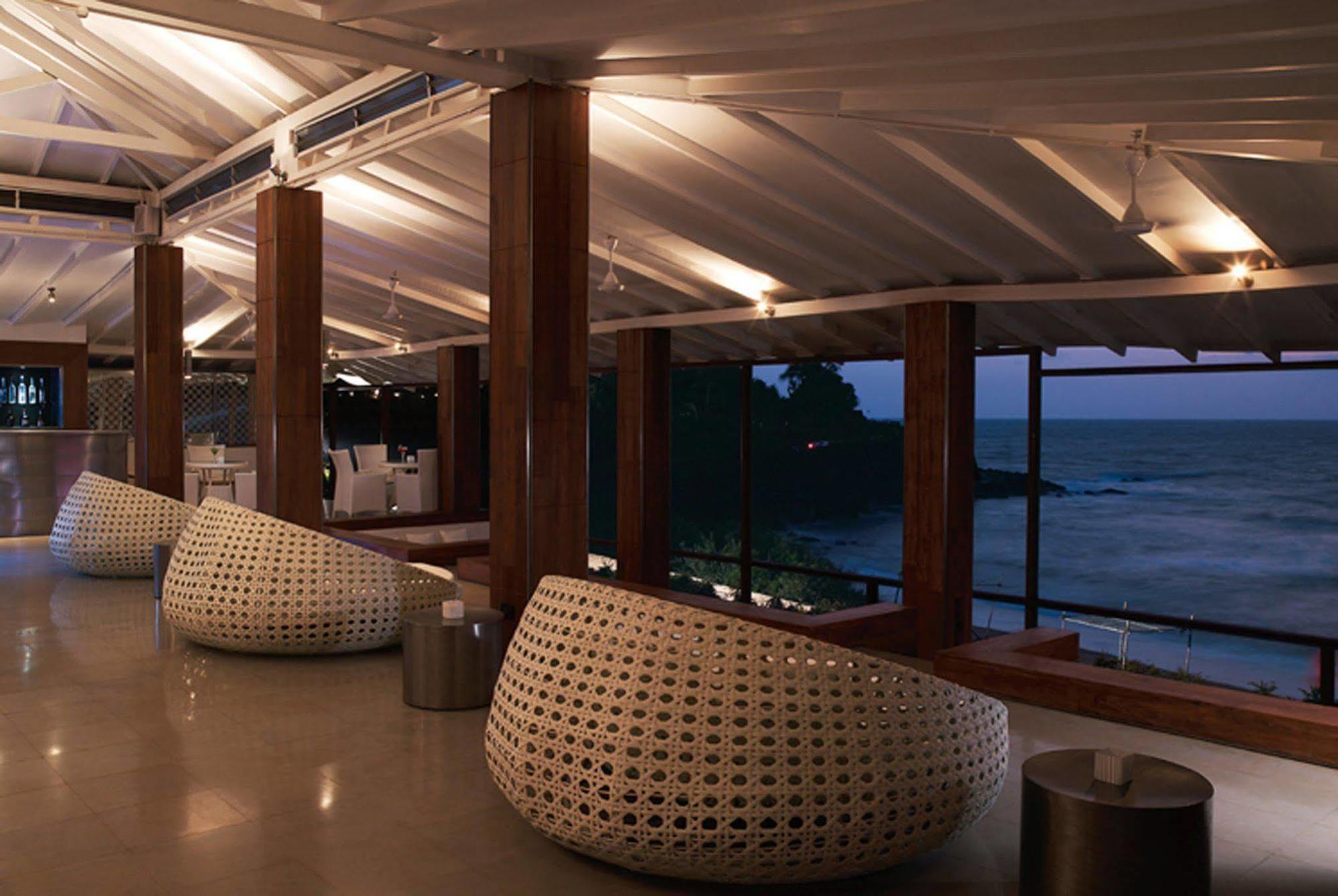 Taj Fort Aguada Resort & Spa, Goa Sinquerim Interiér fotografie The interior of the lounge