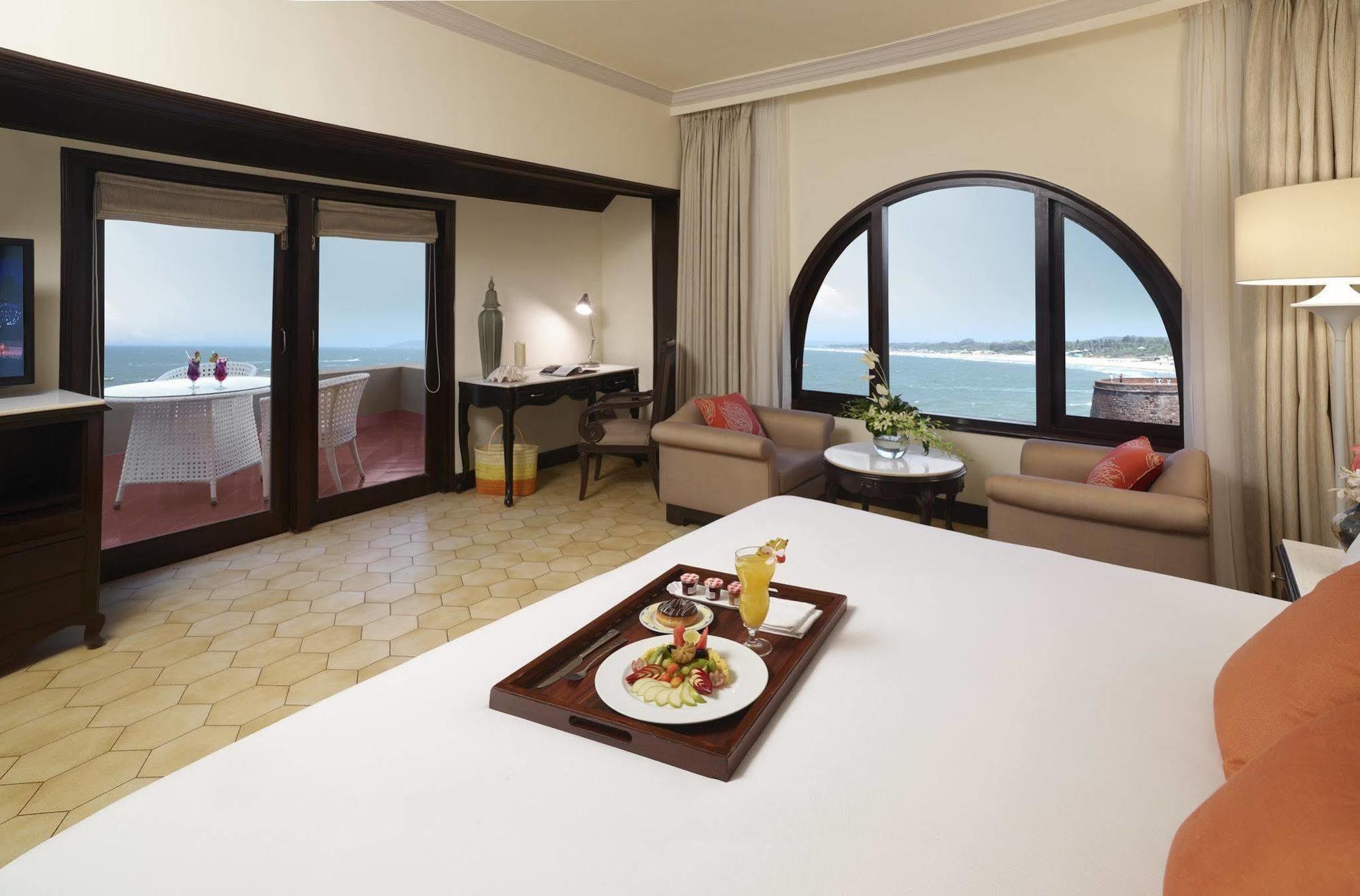Taj Fort Aguada Resort & Spa, Goa Sinquerim Exteriér fotografie Suite at the Taj Bengal